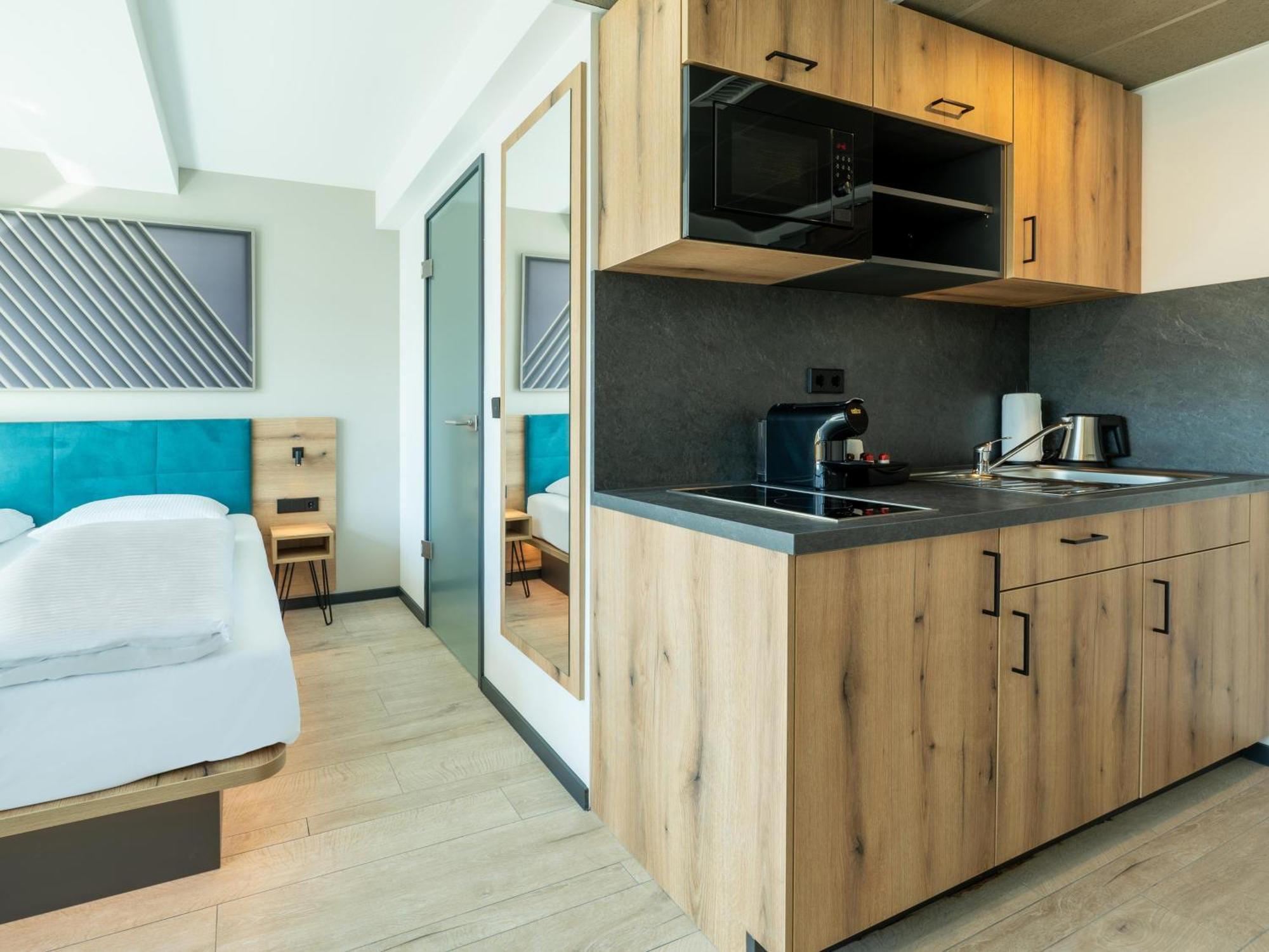 B&B Hotel Albstadt-Hbf ภายนอก รูปภาพ