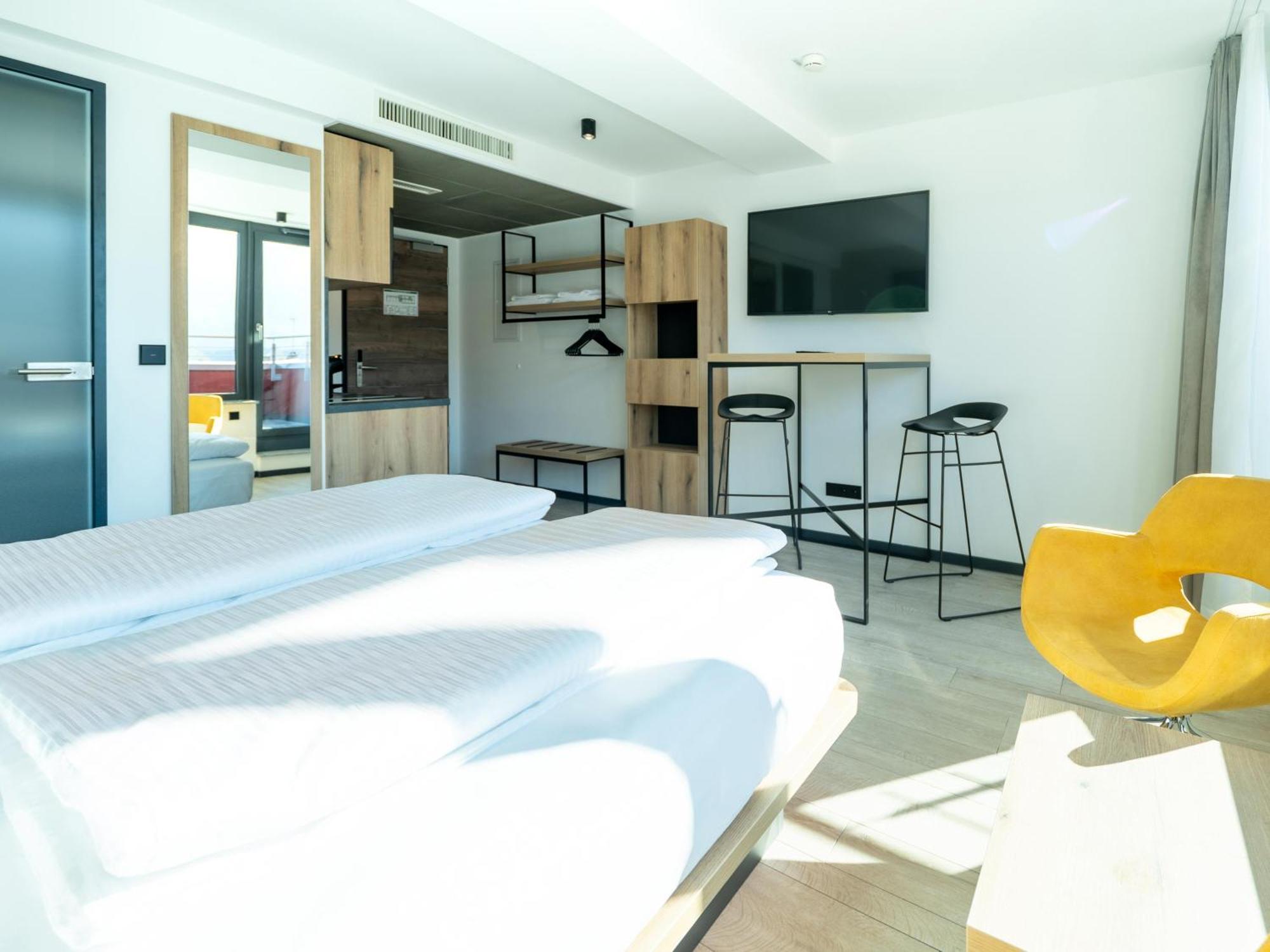 B&B Hotel Albstadt-Hbf ภายนอก รูปภาพ
