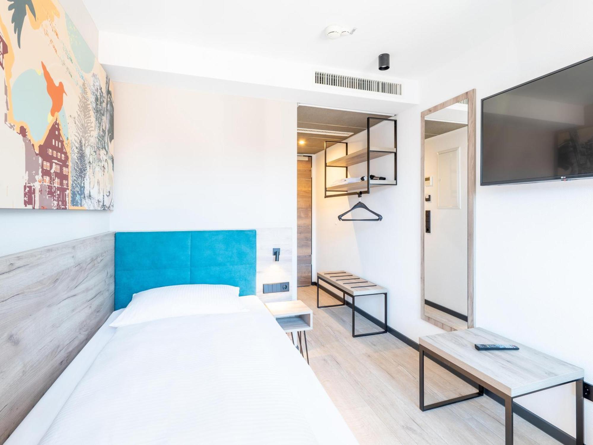 B&B Hotel Albstadt-Hbf ภายนอก รูปภาพ