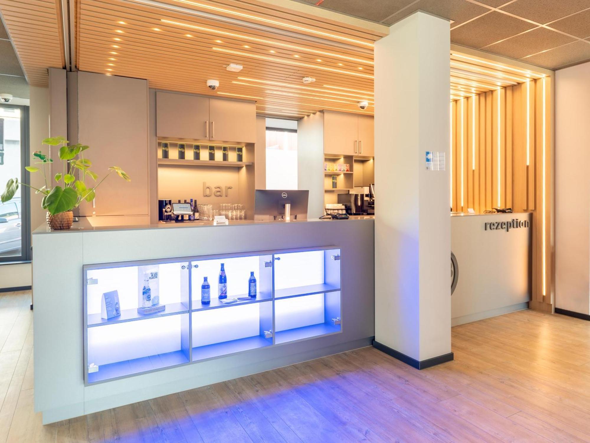B&B Hotel Albstadt-Hbf ภายนอก รูปภาพ