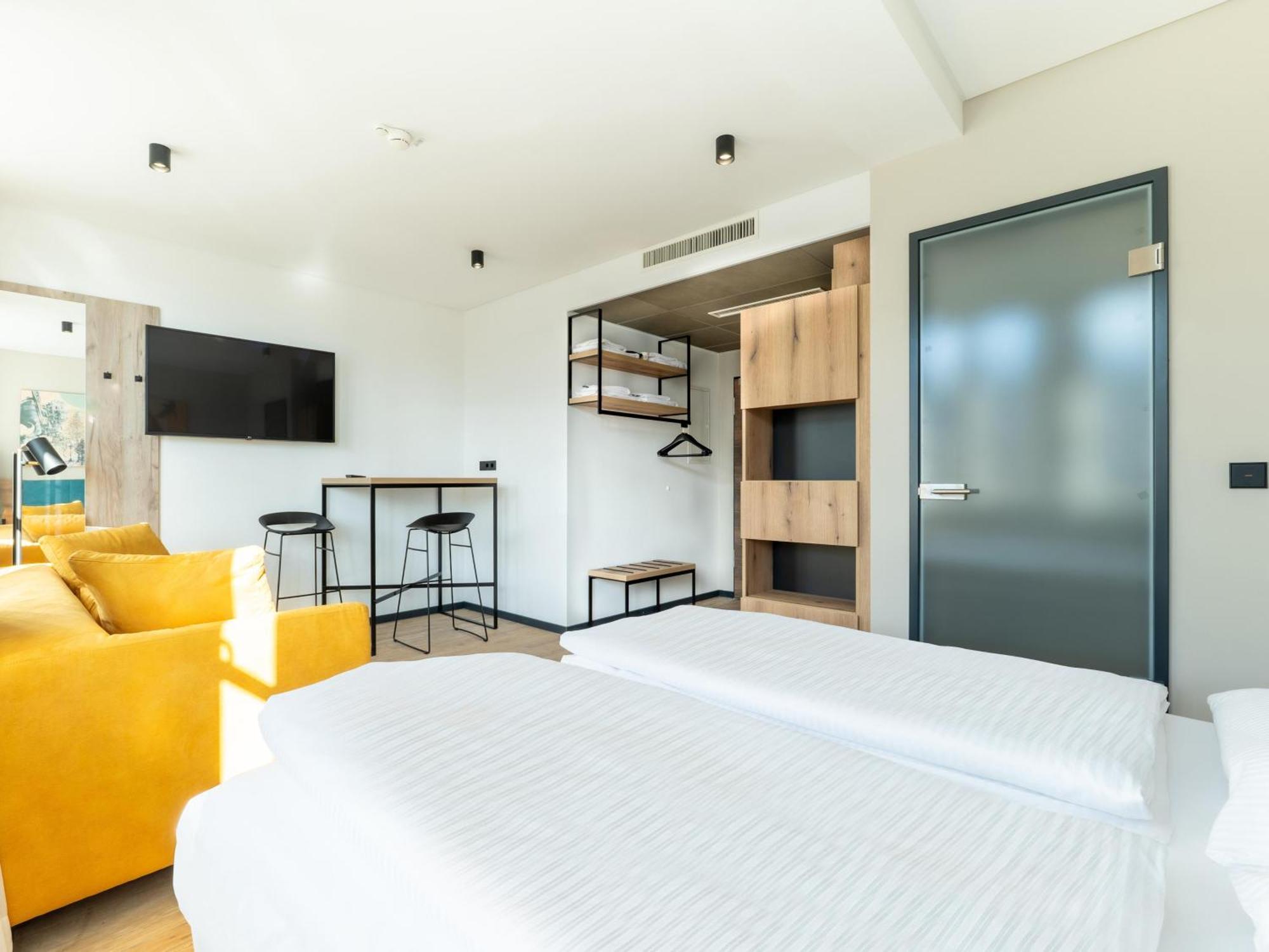 B&B Hotel Albstadt-Hbf ภายนอก รูปภาพ