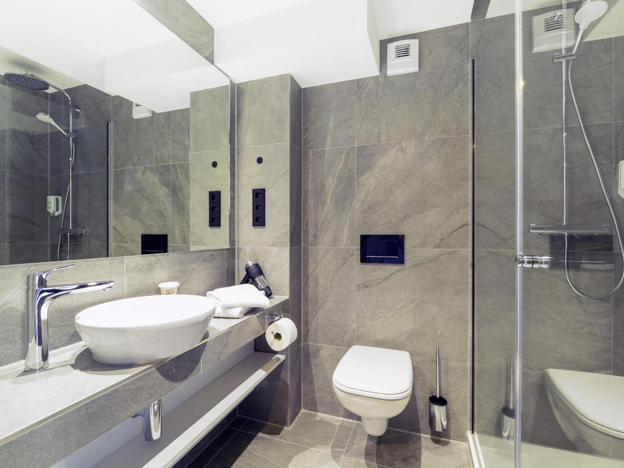 B&B Hotel Albstadt-Hbf ภายนอก รูปภาพ